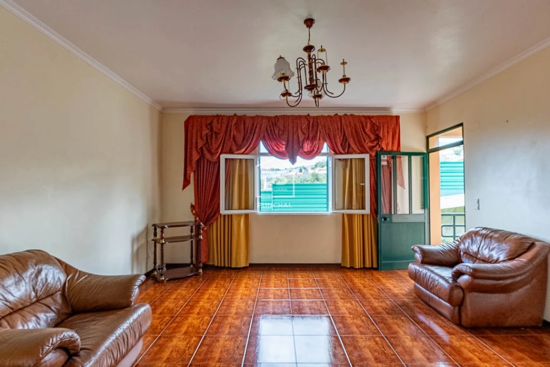 Moradia T3 para Venda em Estreito de Camara de Lobos Foto 13