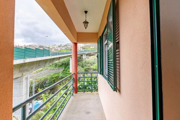 Moradia T3 para Venda em Estreito de Camara de Lobos Foto 1