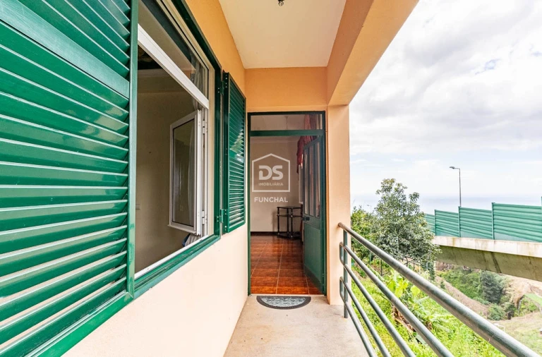 Moradia T3 para Venda em Estreito de Camara de Lobos Foto 10