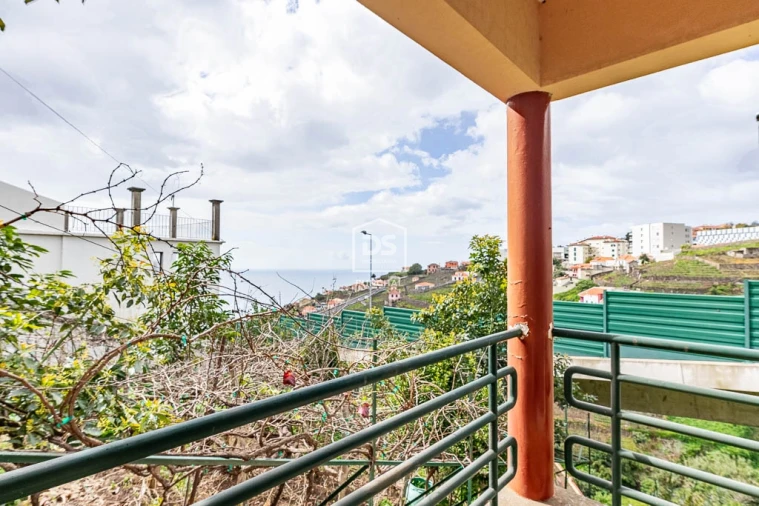 Moradia T3 para Venda em Estreito de Camara de Lobos Foto 28