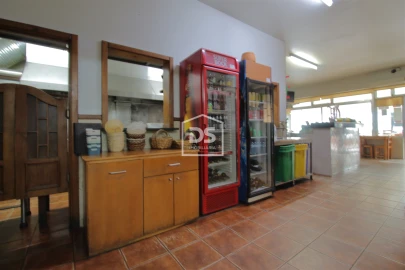 Negócio para Trespasse em Sobrado e Bairros