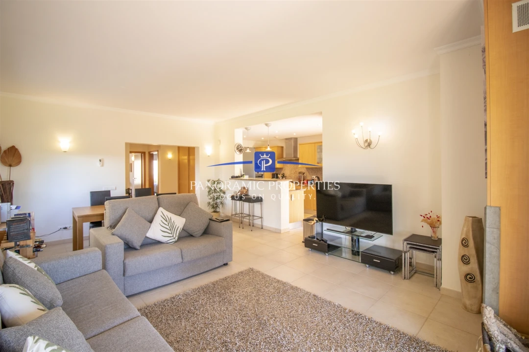 Apartamento T2 para Venda em Estômbar e Parchal Foto 4