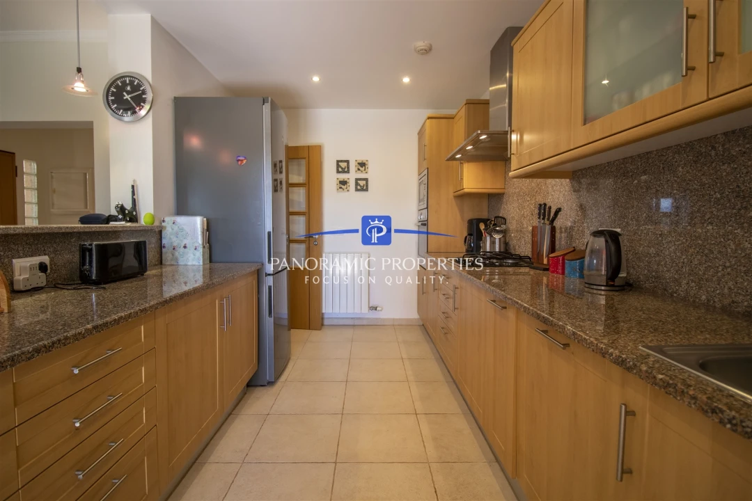 Apartamento T2 para Venda em Estômbar e Parchal Foto 7