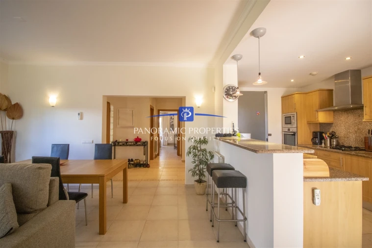 Apartamento T2 para Venda em Estômbar e Parchal Foto 6