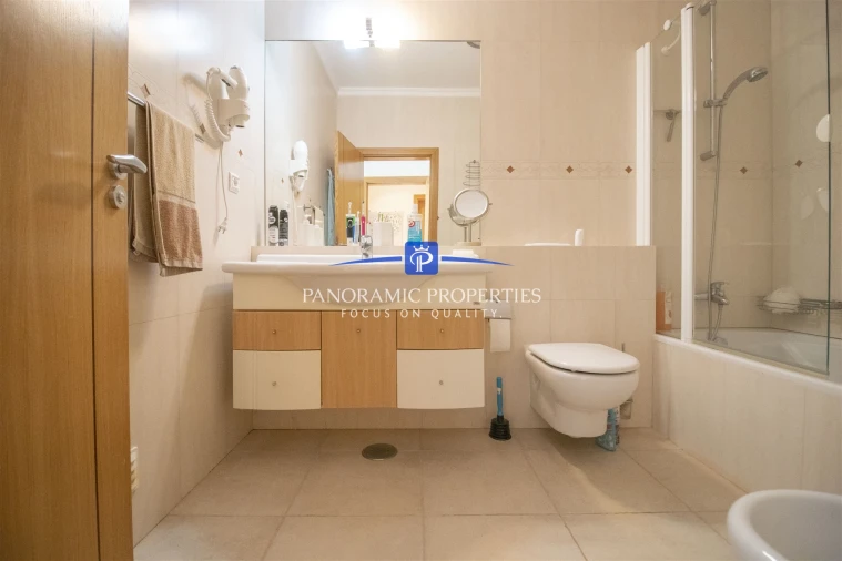 Apartamento T2 para Venda em Estômbar e Parchal Foto 9