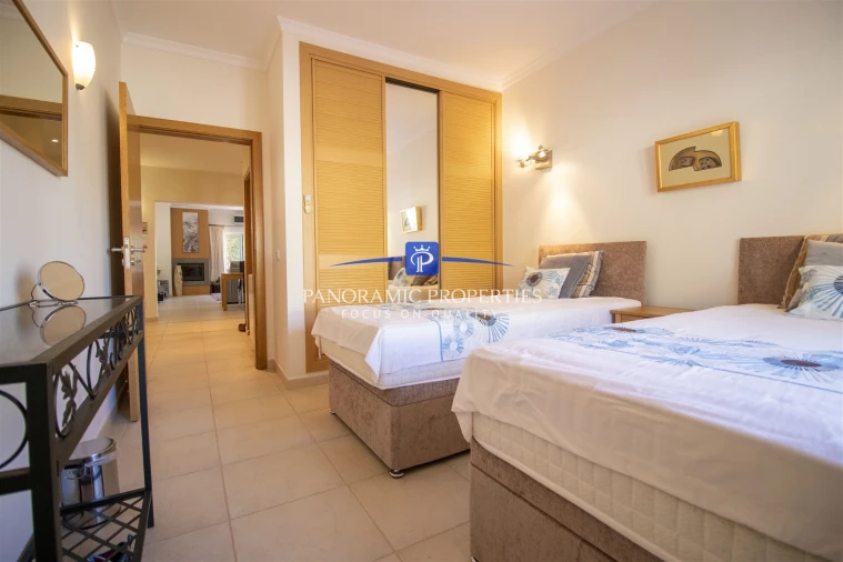 Apartamento T2 para Venda em Estômbar e Parchal Foto 12