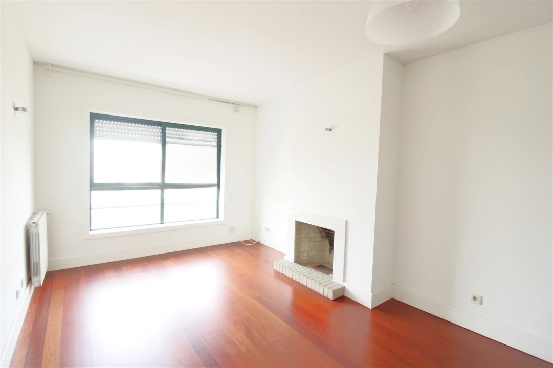 Apartamento T1 para Arrendamento em Ramalde Foto 5