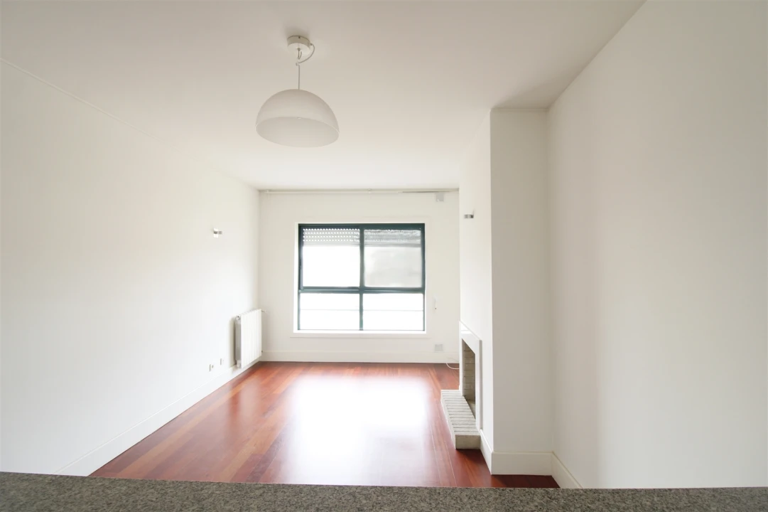 Apartamento T1 para Arrendamento em Ramalde Foto 2