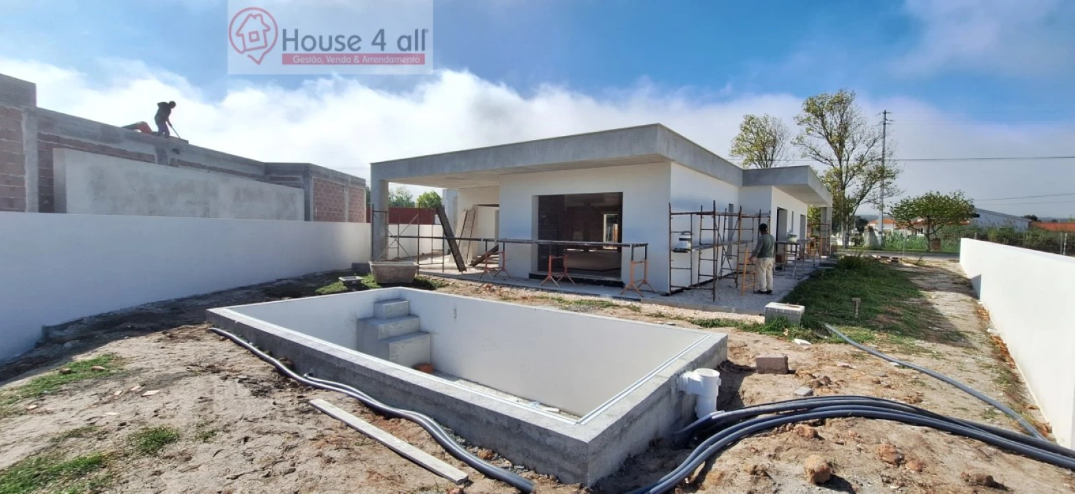 Moradia T3 para Venda em Caldas da Rainha - Santo Onofre e Serra do Bouro Foto 1