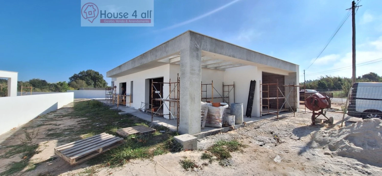 Moradia T3 para Venda em Caldas da Rainha - Santo Onofre e Serra do Bouro Foto 5