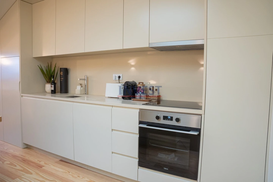 Apartamento T2 para Venda em Cedofeita, Santo Ildefonso, Sé, Miragaia, São Nicolau e Vitória Foto 3