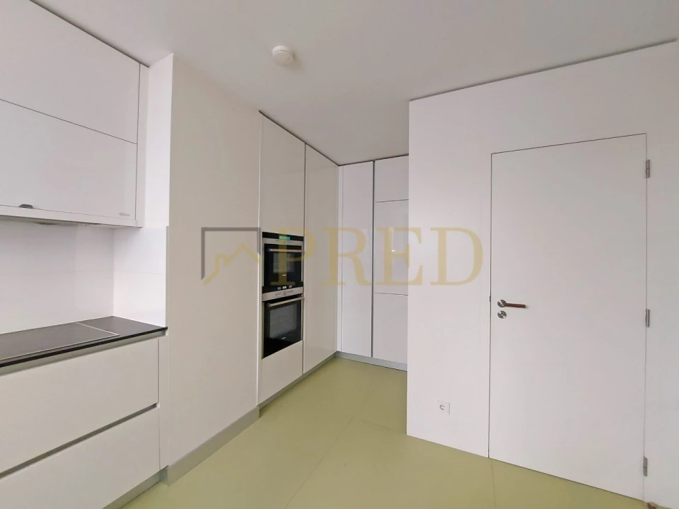 Apartamento T2 para Arrendamento em Santa Marinha e São Pedro da Afurada Foto 9