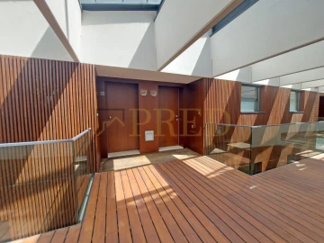 Apartamento T2 para Arrendamento em Santa Marinha e São Pedro da Afurada