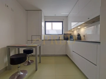 Apartamento T2 para Arrendamento em Santa Marinha e São Pedro da Afurada