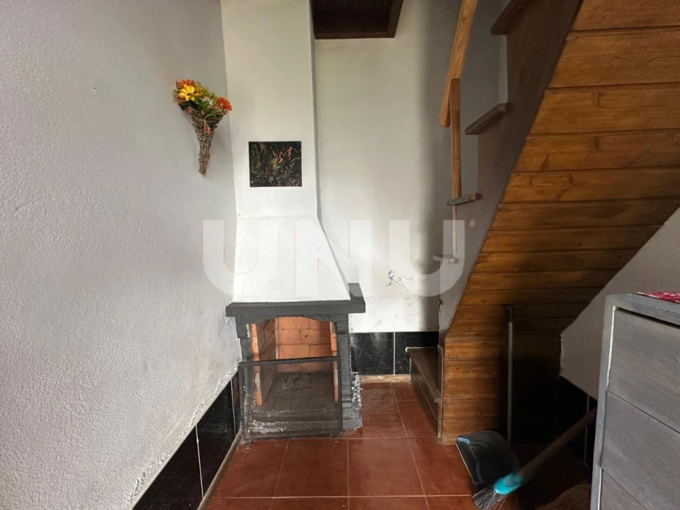 Moradia T1 para Venda em Lomba da Fazenda Foto 10