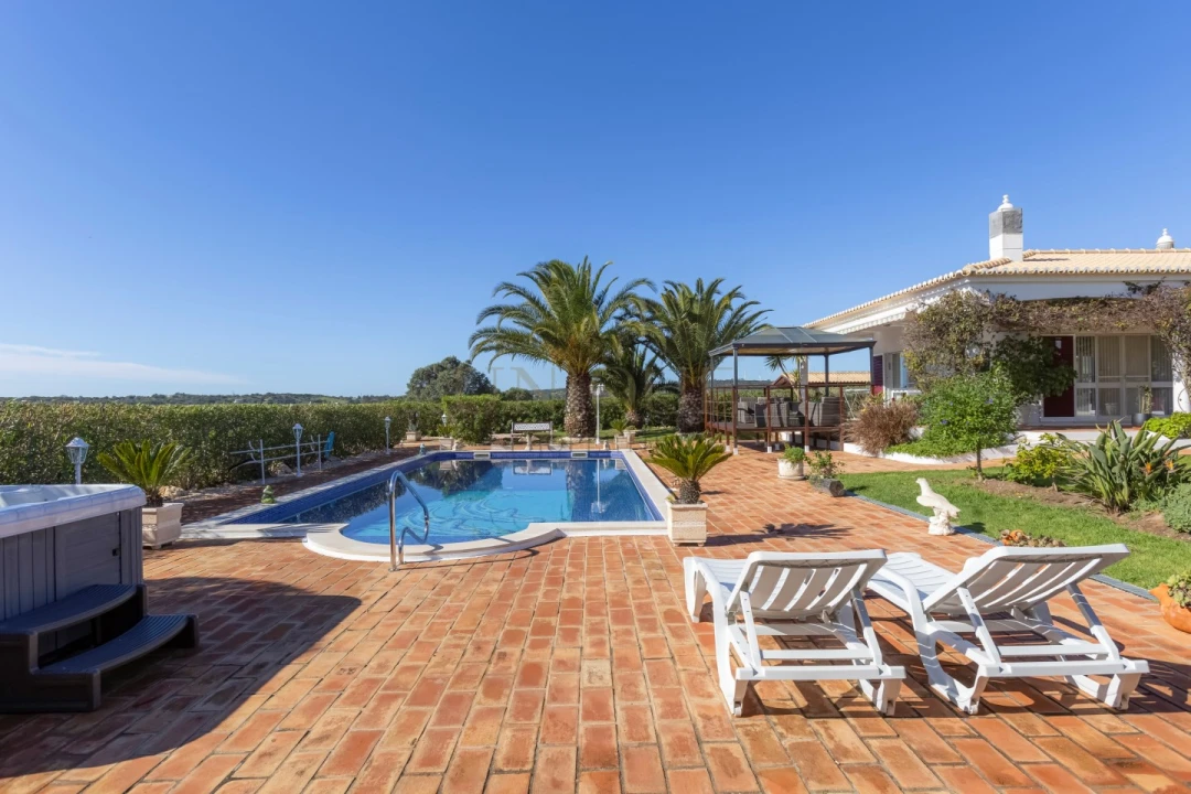 Moradia T4 para Venda em Bensafrim e Barão de São João Foto 12