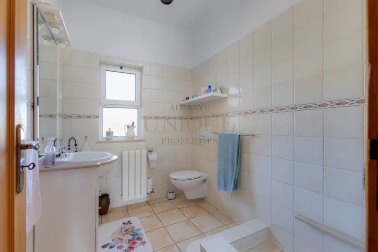 Moradia T4 para Venda em Bensafrim e Barão de São João Foto 26