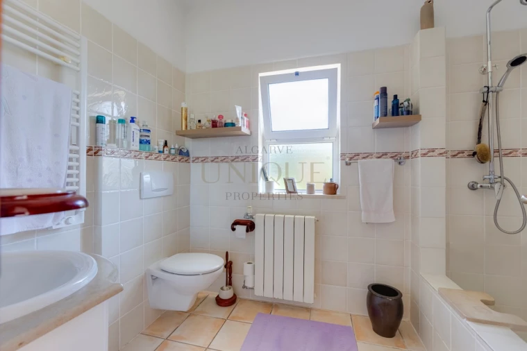 Moradia T4 para Venda em Bensafrim e Barão de São João Foto 27