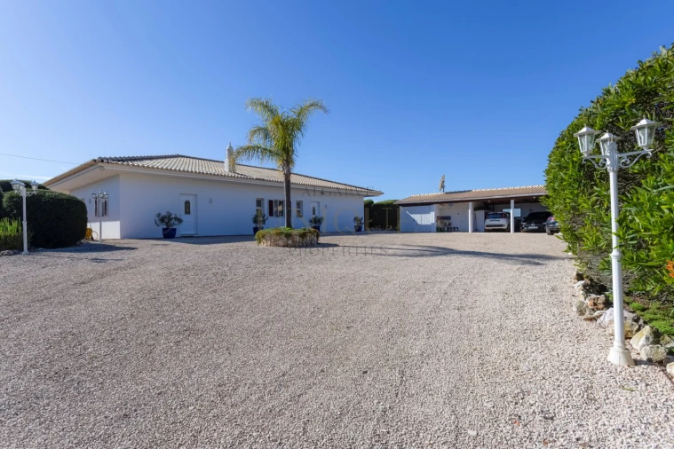 Moradia T4 para Venda em Bensafrim e Barão de São João Foto 28