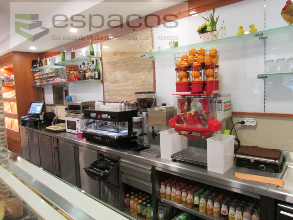 Negócio para Venda em Santa Iria de Azoia, São João da Talha e Bobadela Foto 3