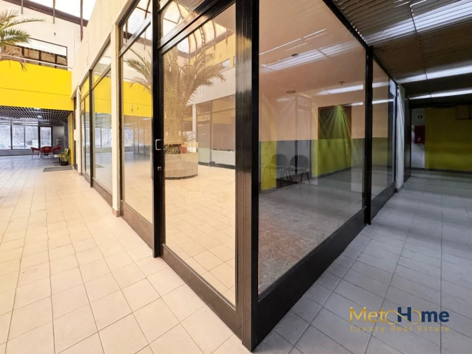 Loja para Arrendamento em Santa Marinha e São Pedro da Afurada Foto 2