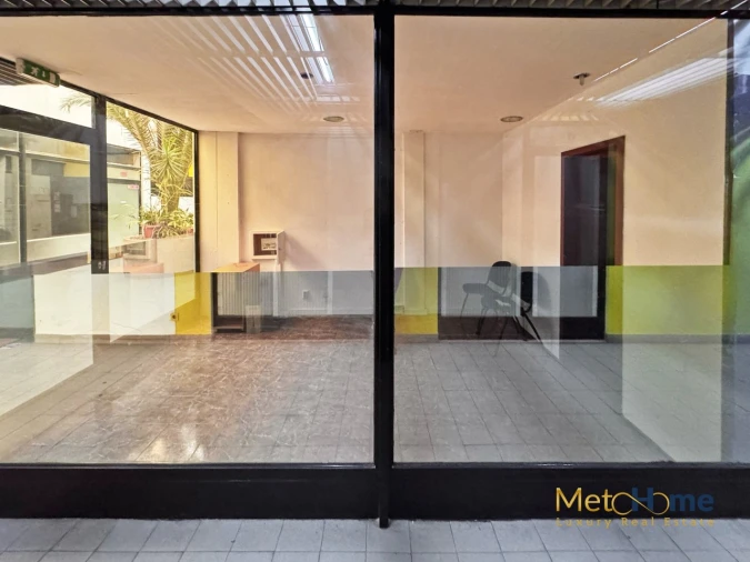 Loja para Arrendamento em Santa Marinha e São Pedro da Afurada Foto 6