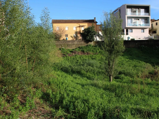 Terreno para Venda em Fânzeres e São Pedro da Cova Foto 3