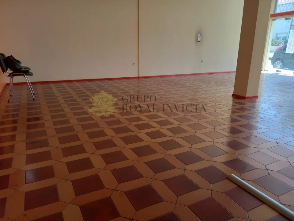 Loja para Venda em Alfena Foto 5