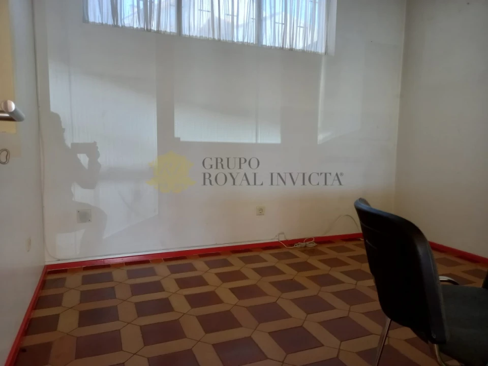 Loja para Venda em Alfena Foto 8