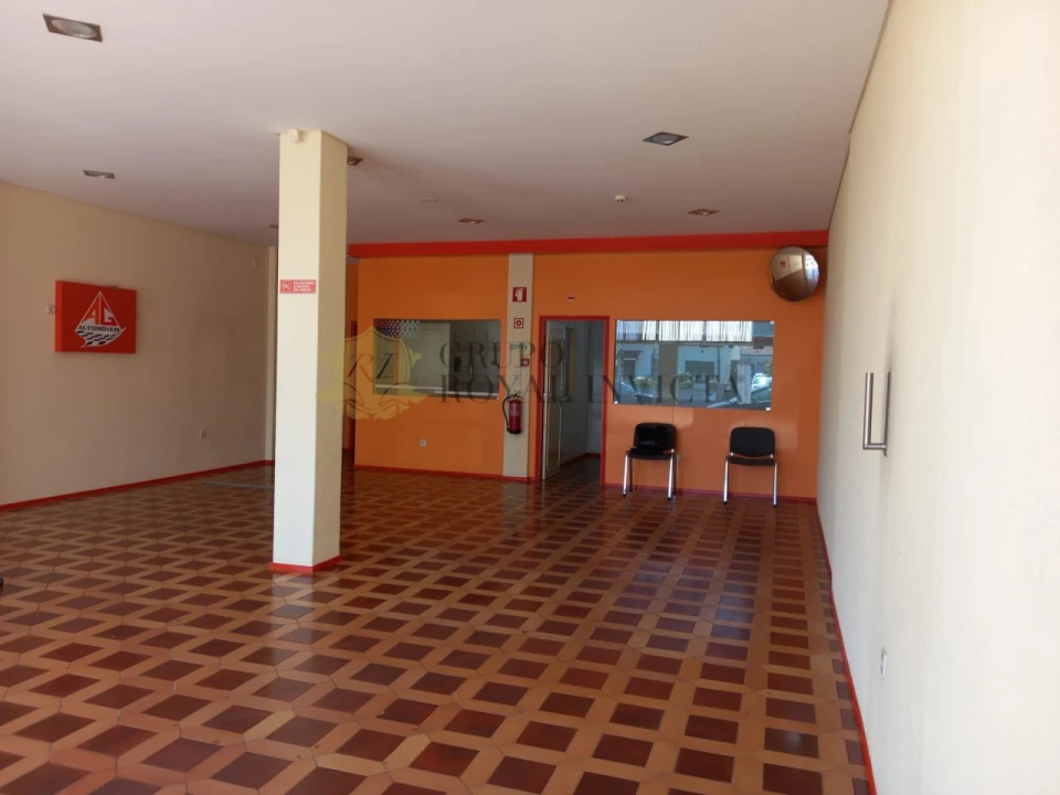 Loja para Venda em Alfena Foto 13