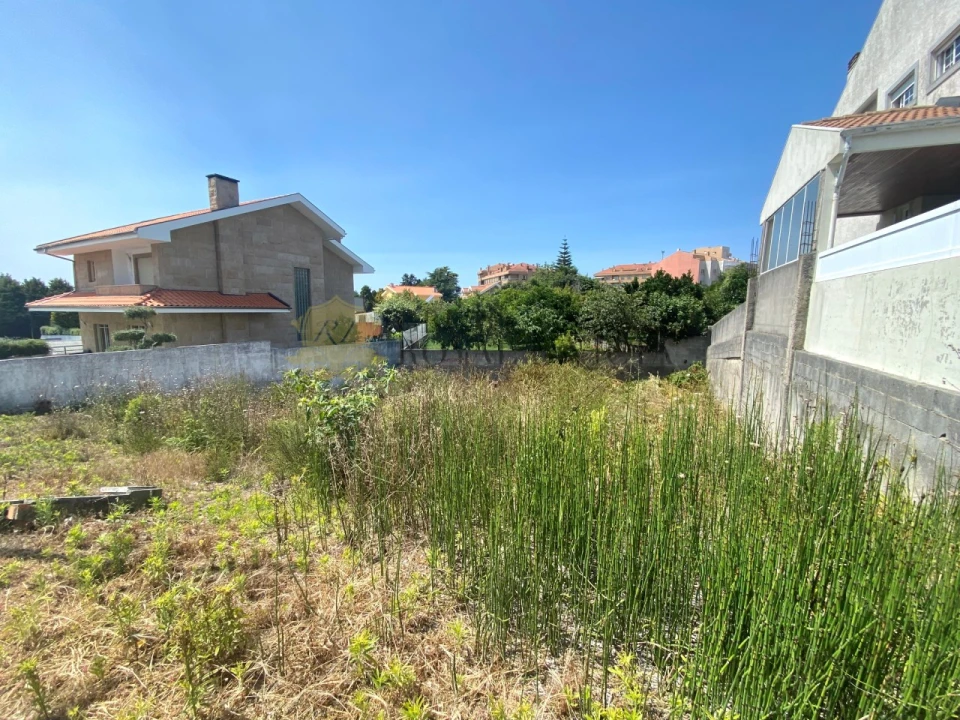 Terreno para Venda em Canelas Foto 3