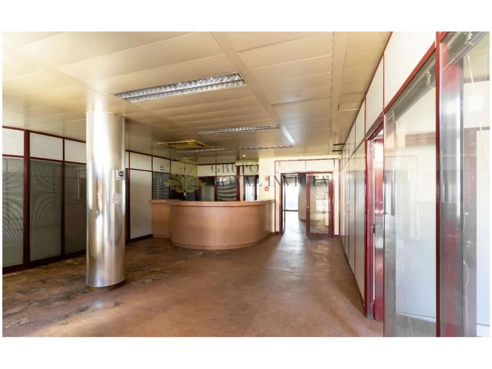 Escritório para Venda em Mafamude e Vilar do Paraíso Foto 3