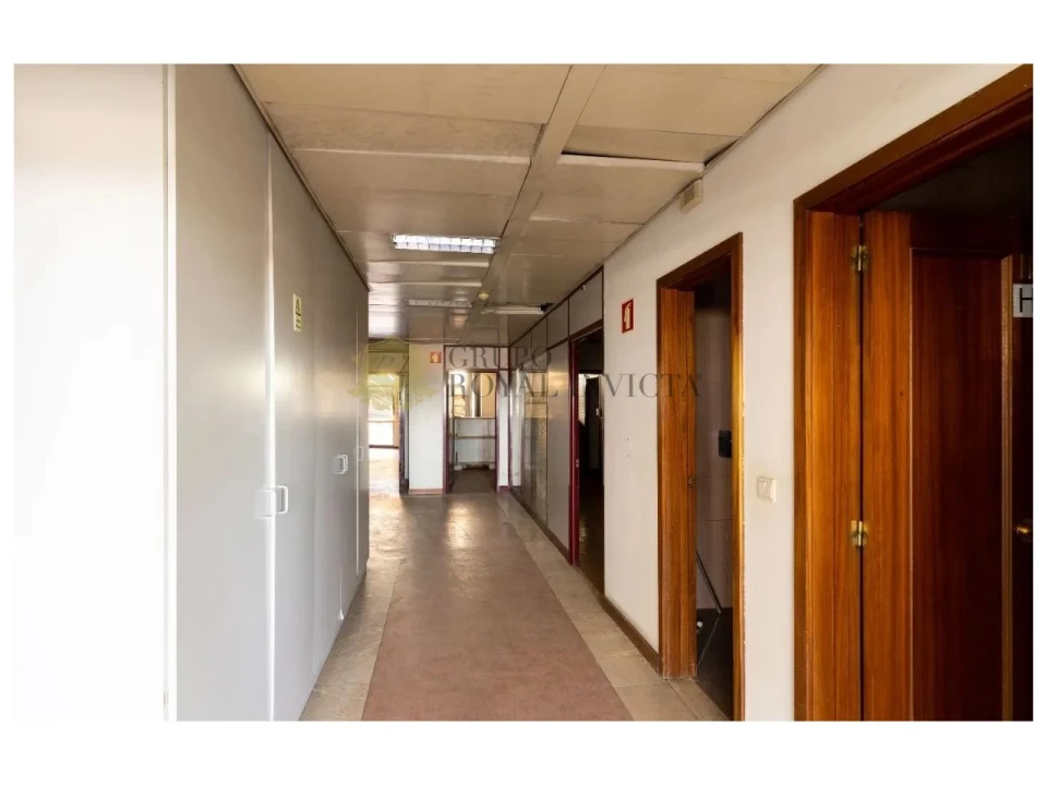 Escritório para Venda em Mafamude e Vilar do Paraíso Foto 6