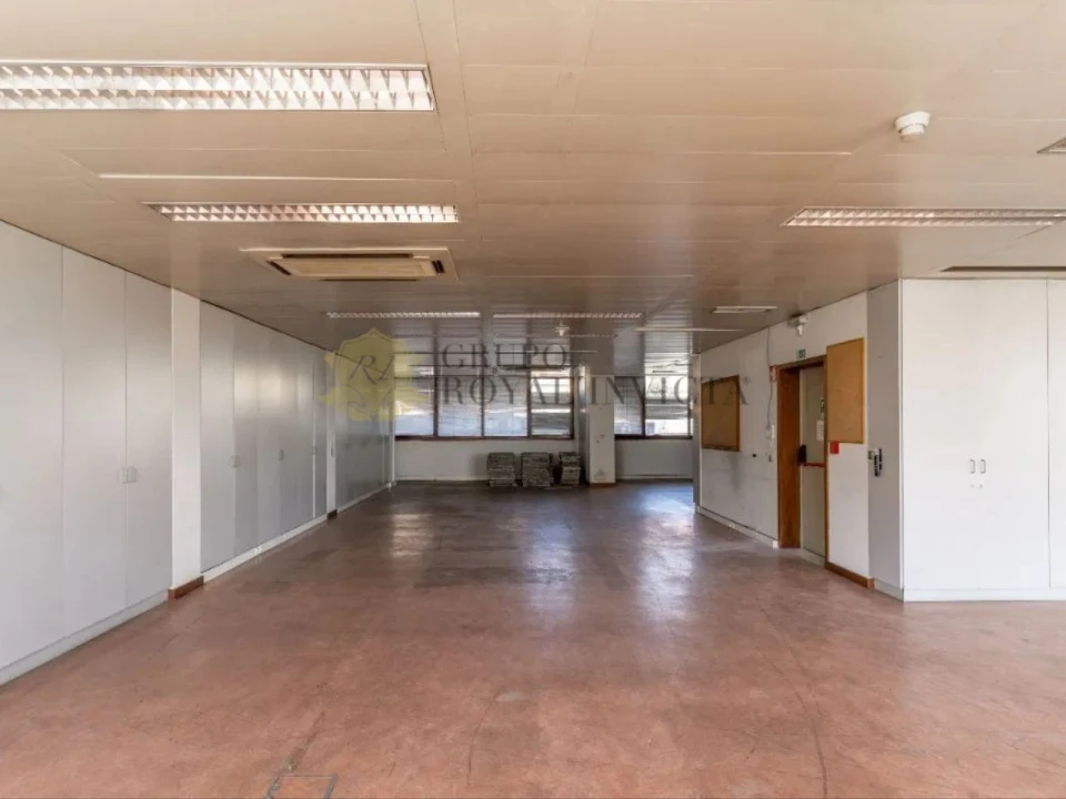 Escritório para Venda em Mafamude e Vilar do Paraíso Foto 7