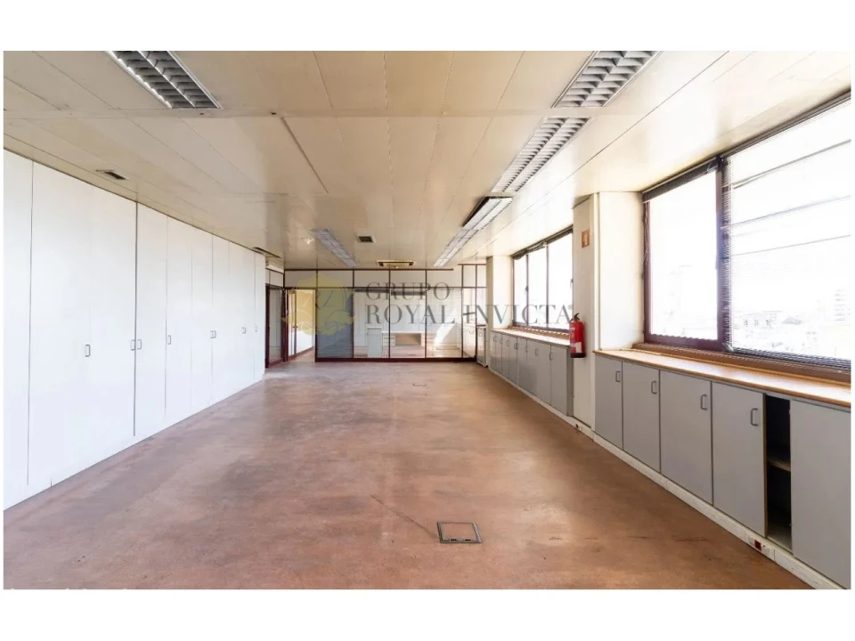 Escritório para Venda em Mafamude e Vilar do Paraíso Foto 1