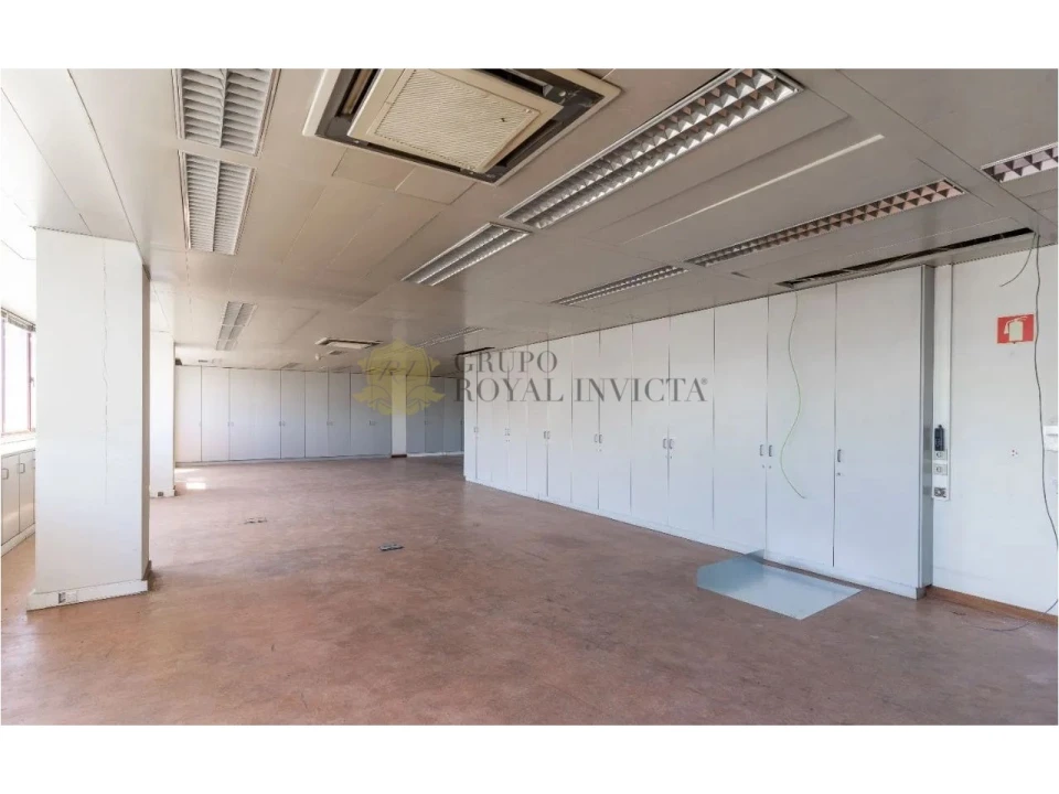 Escritório para Venda em Mafamude e Vilar do Paraíso Foto 13