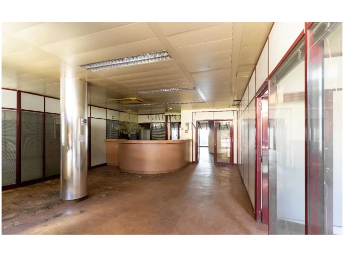 Escritório para Venda em Mafamude e Vilar do Paraíso Foto 3