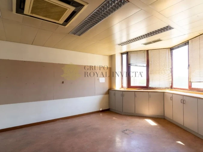 Escritório para Venda em Mafamude e Vilar do Paraíso Foto 19