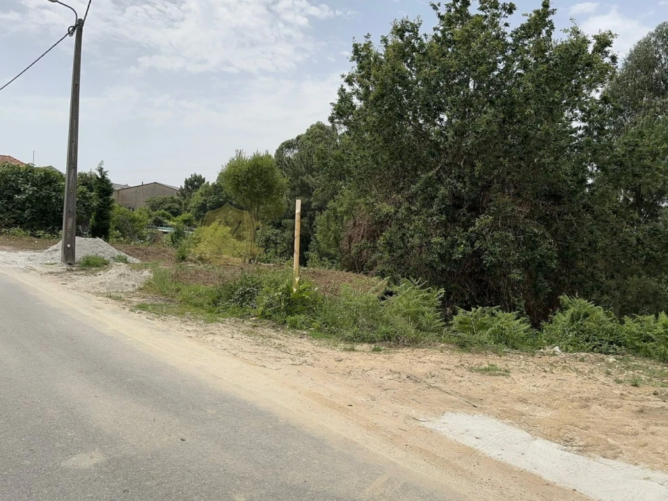 Terreno para Venda em Foz do Sousa e Covelo Foto 6