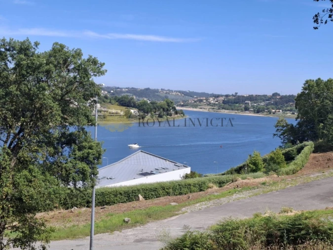 Terreno para Venda em Oliveira do Douro Foto 23