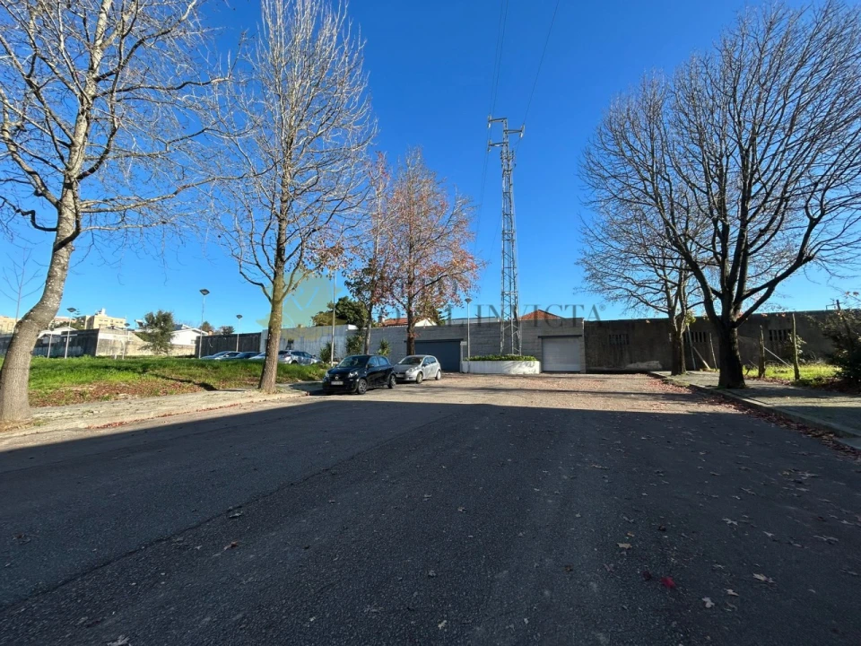 Terreno para Venda em Moreira Foto 13