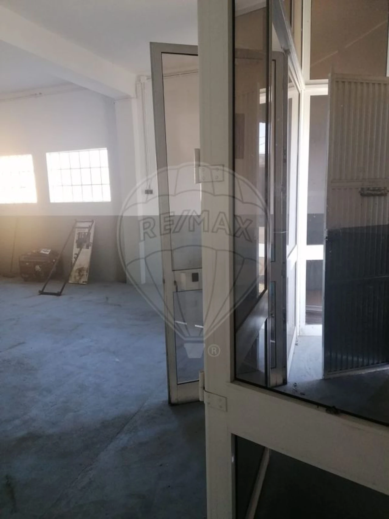 Armazém para Arrendamento em Paços de Brandão Foto 11