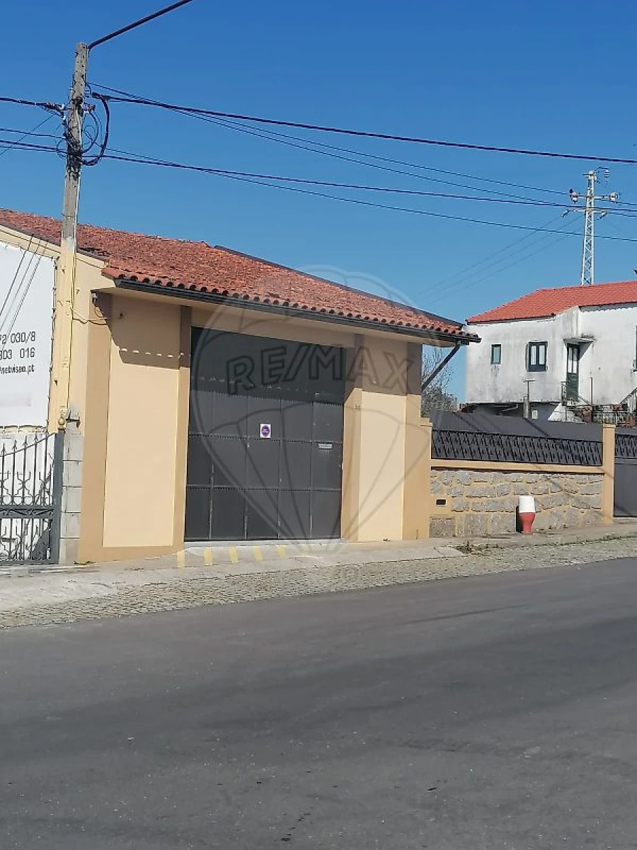 Armazém para Arrendamento em Paços de Brandão Foto 2