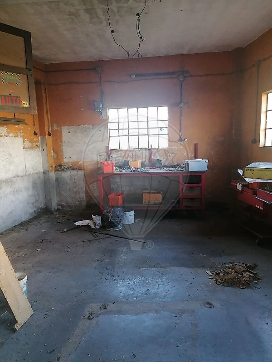 Armazém para Arrendamento em Paços de Brandão Foto 7