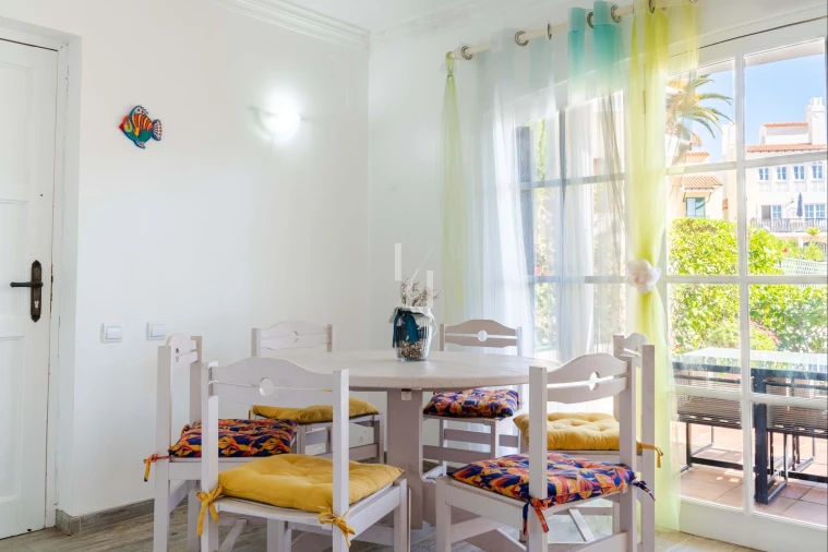 Apartamento T2 para Arrendamento férias em Quarteira Foto 3