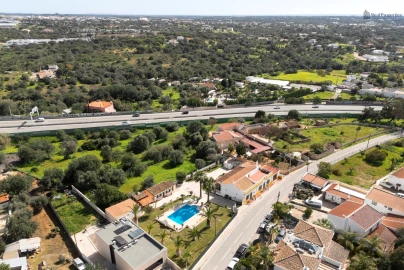 Moradia T5 para Venda em Quarteira