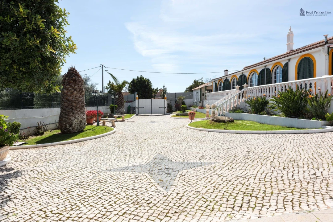 Moradia T5 para Venda em Quarteira Foto 34