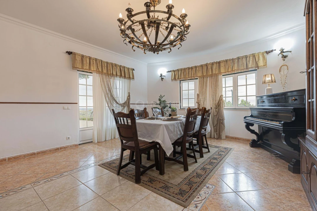 Moradia T4 para Venda em Azambuja Foto 13