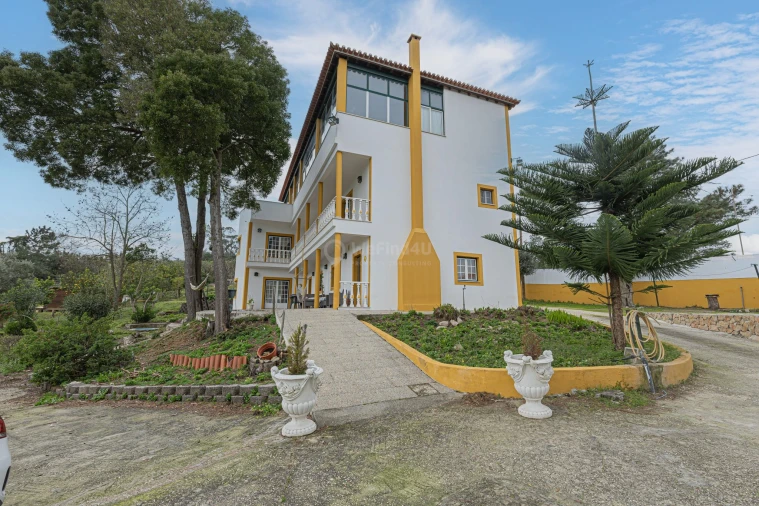 Moradia T4 para Venda em Azambuja Foto 2