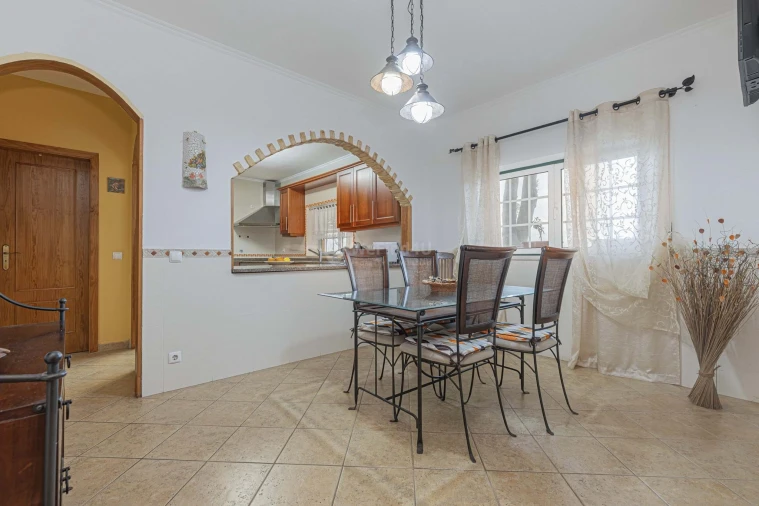 Moradia T4 para Venda em Azambuja Foto 6